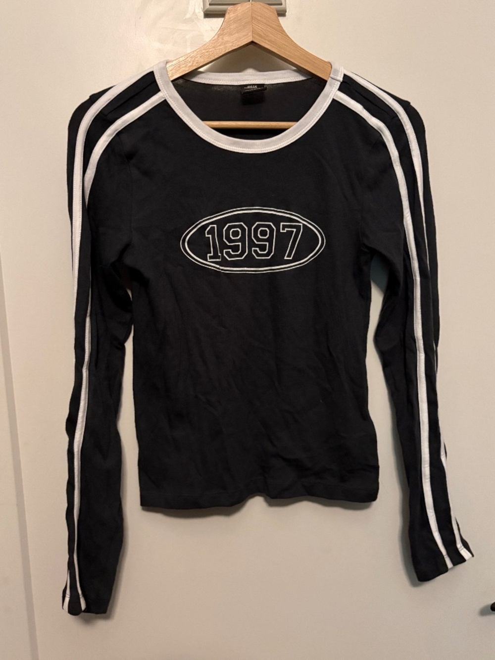 Urban outfitters baby tee long sleeve vintage/Y2K style